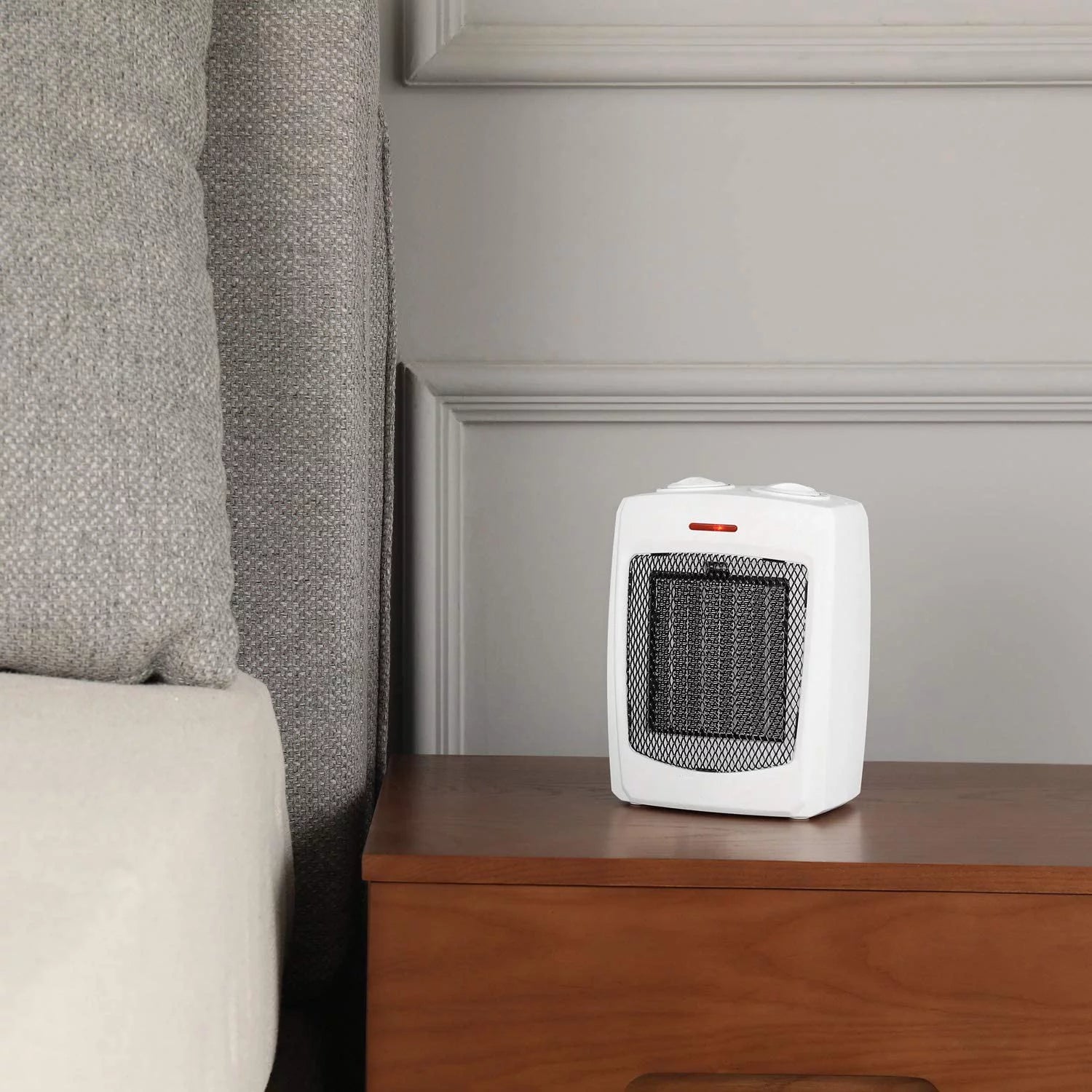 Ceramic Small Space Heater with Thermostat, 750W/1500W A704267