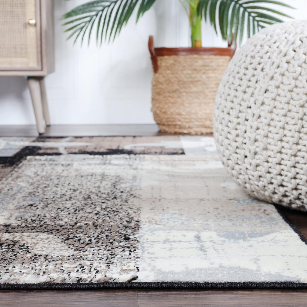 Beige 5' x 5' Area Rug I944506