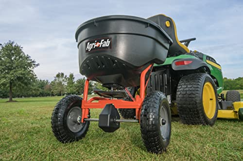 130-Pound Tow Spreader and 32oz Amine 2,4-D Weed Killer B63146
