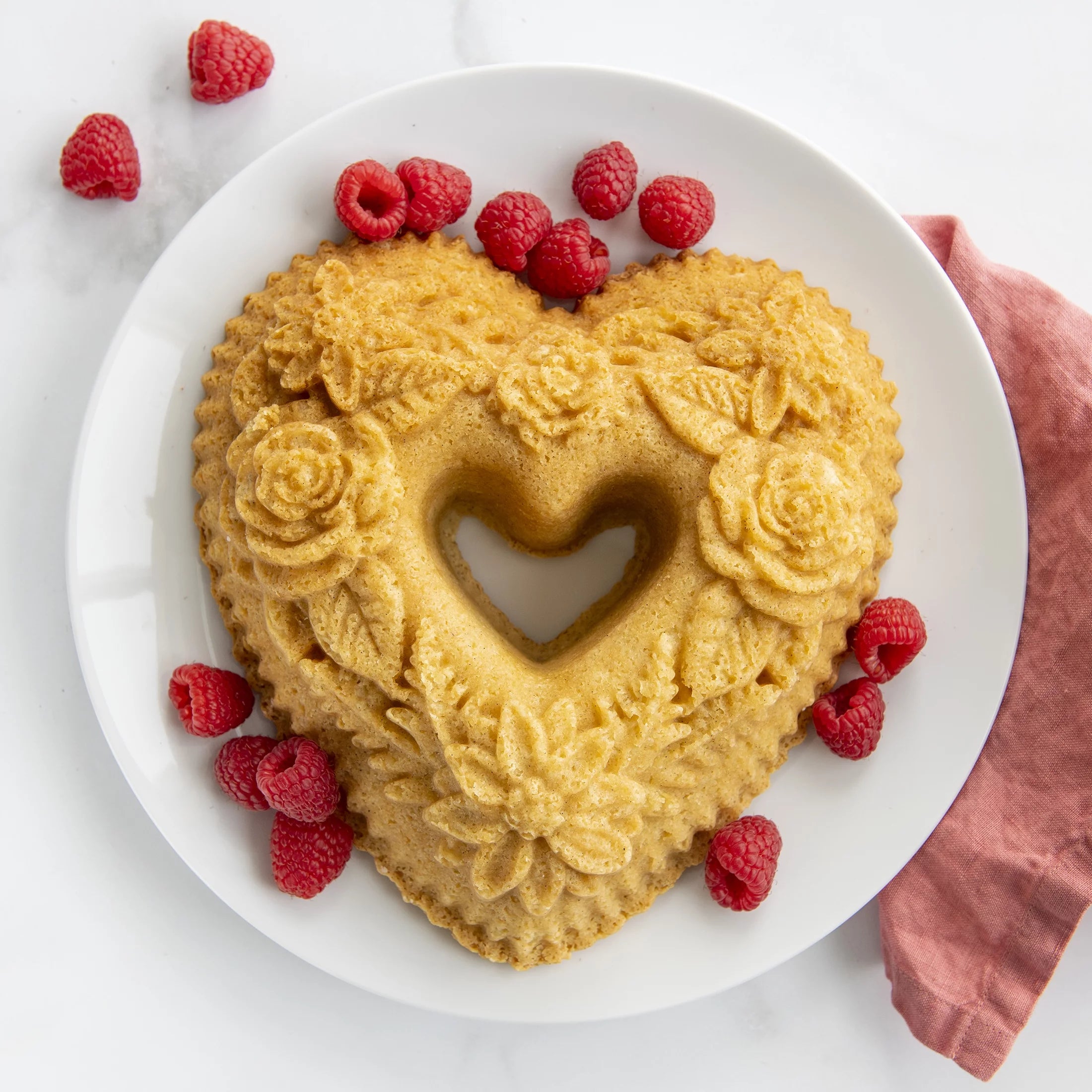 Floral Heart Bundt Pan Q8999
