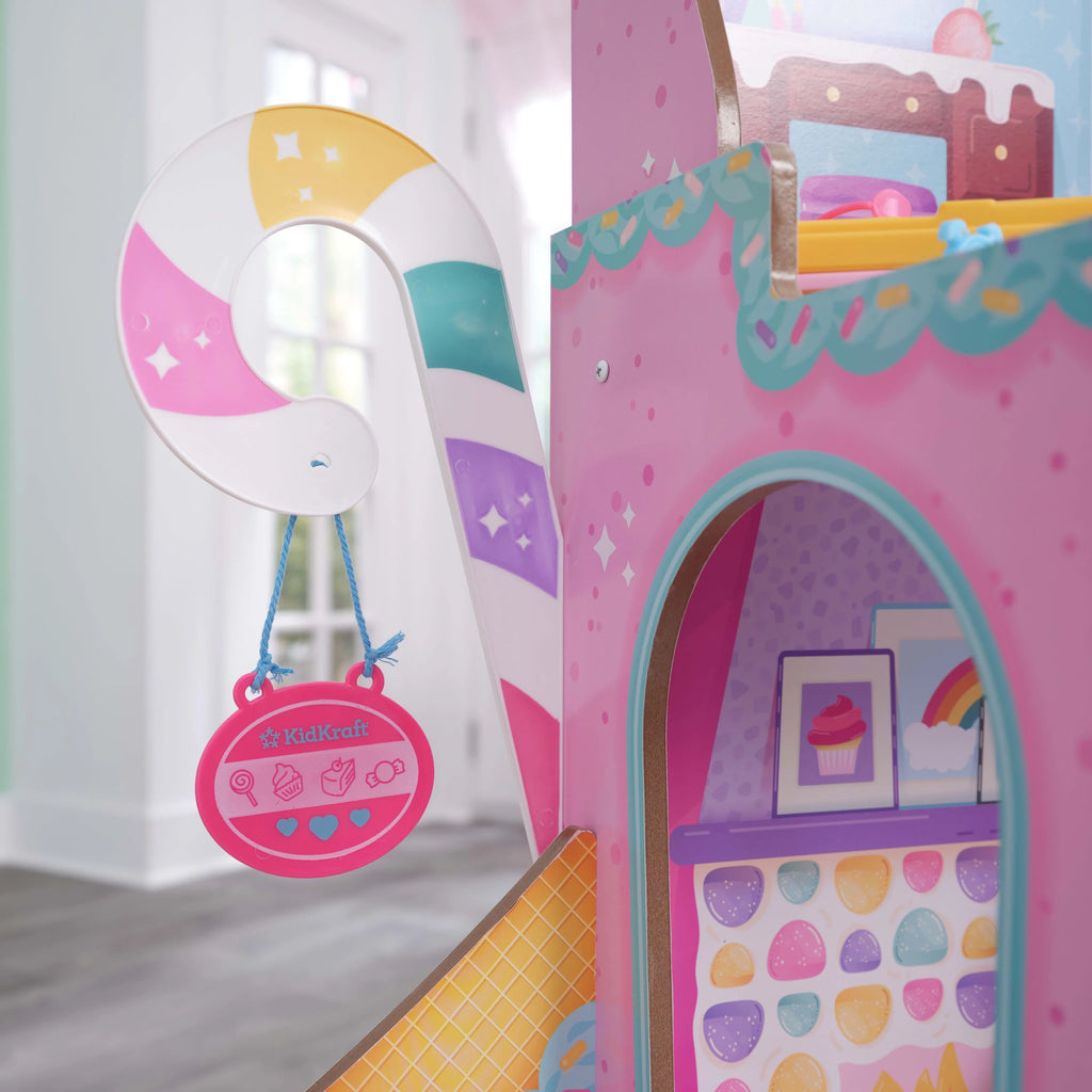 Wooden Dollhouse with 28 Accessories P5040