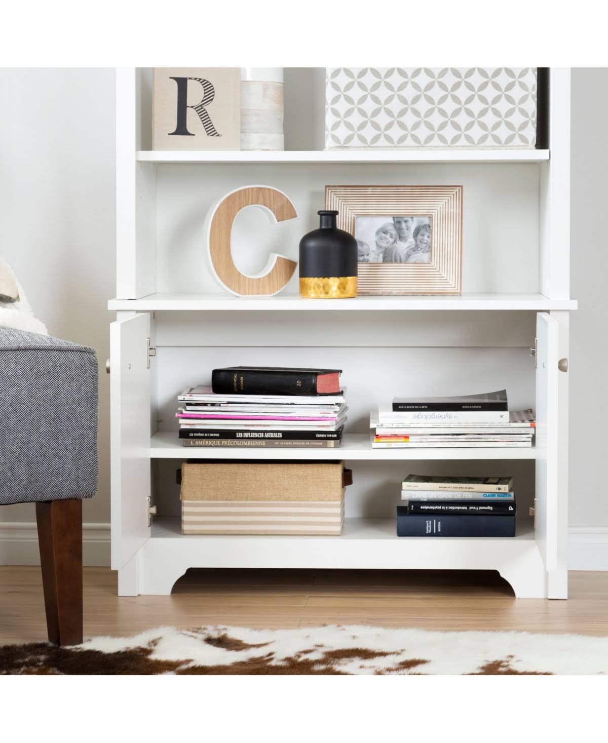 Pure White 3-Shelf Bookcase with Doors H572