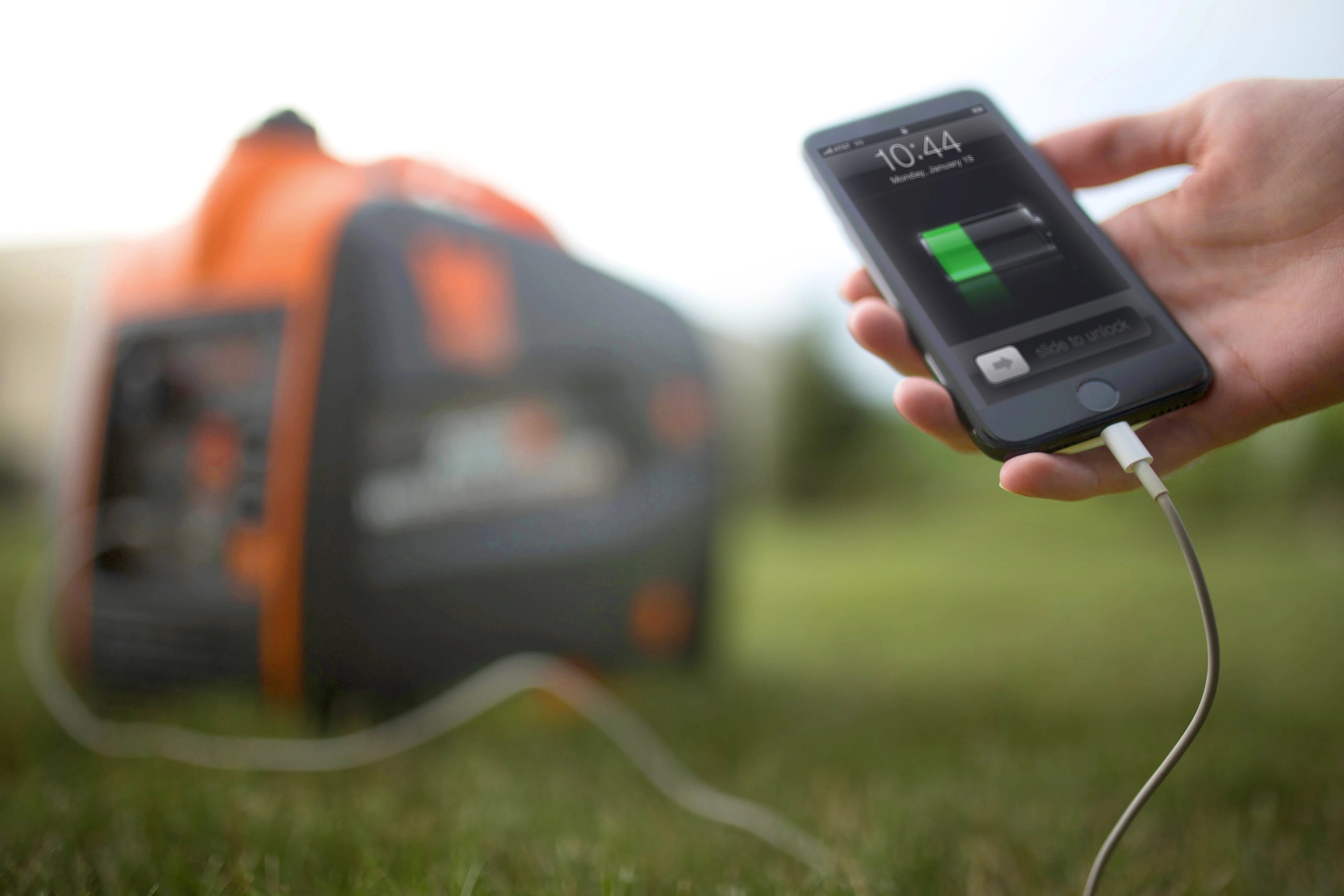 2000-Watt Portable Inverter Generator N6972