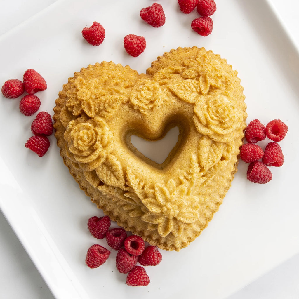 Floral Heart Bundt Pan Q8999
