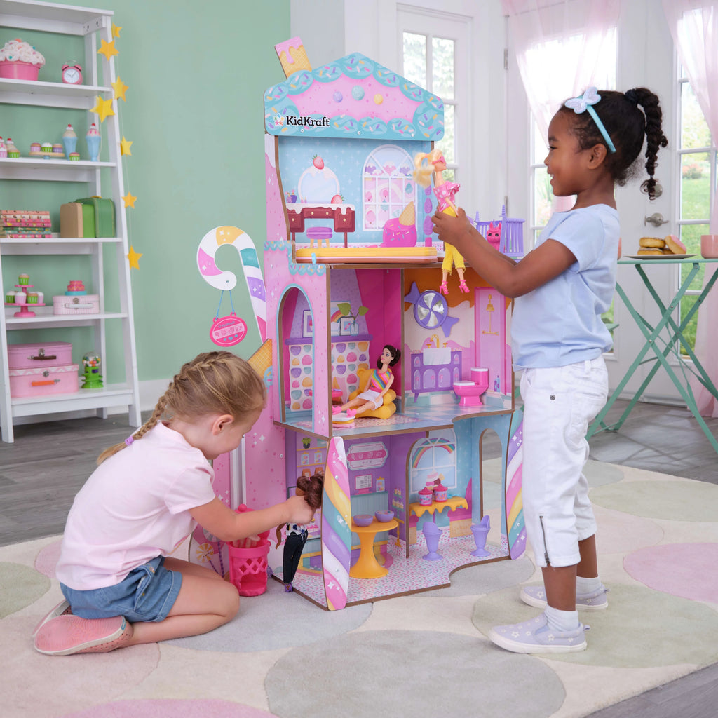 Wooden Dollhouse with 28 Accessories P5040