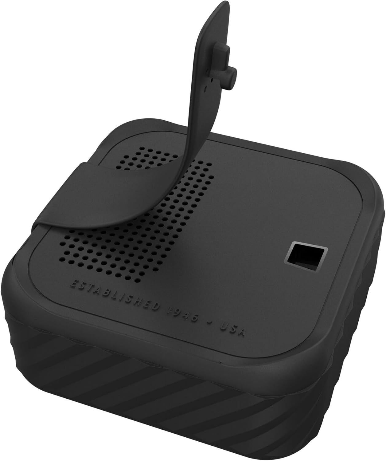 Portable Bluetooth Speaker with IP67 dust and waterproof rating, 12 hours of playtime U676