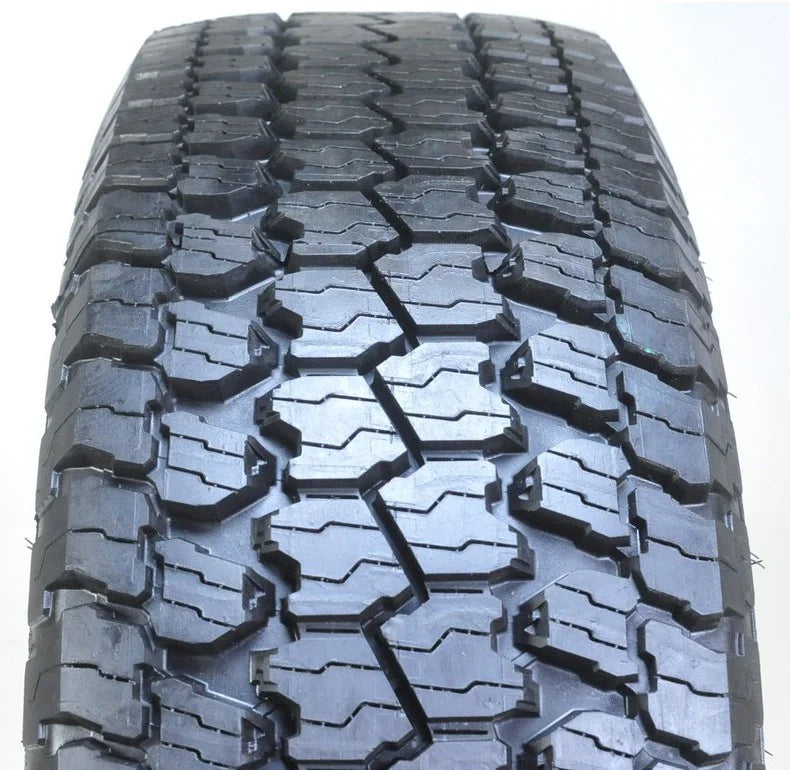 P265/70R17 113S All-Season Tire K807