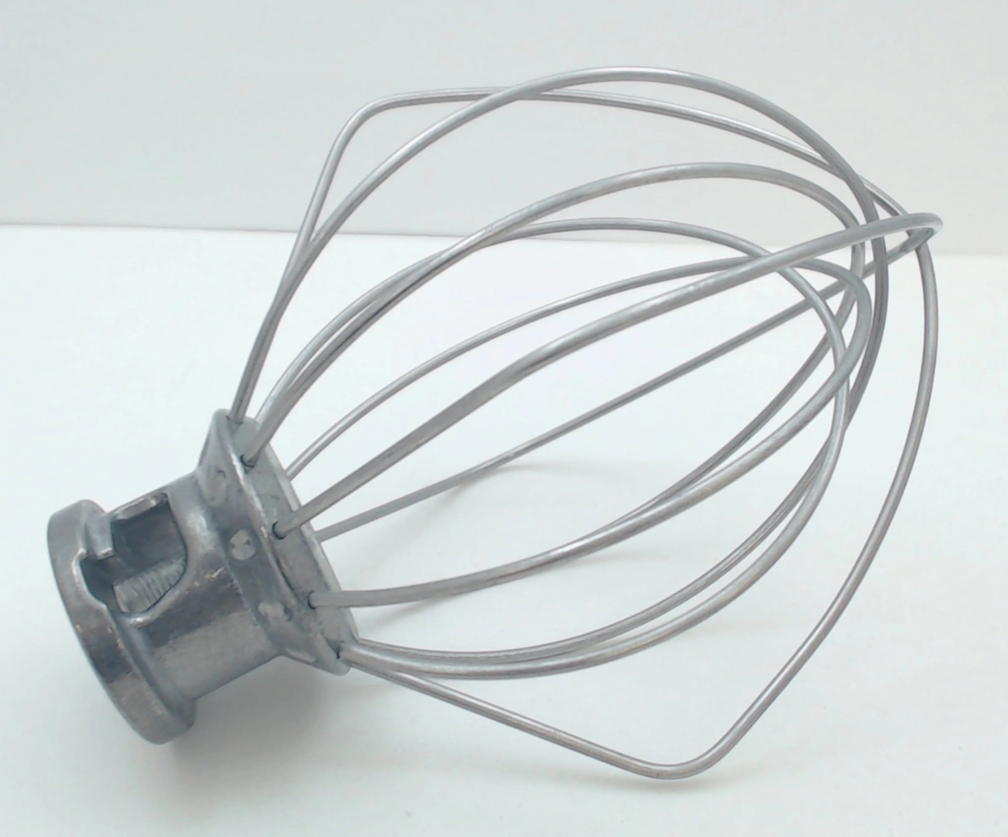 3.5 Qt Wire Whip Z17813