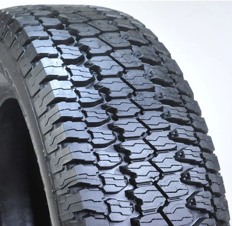 P265/70R17 113S All-Season Tire K807