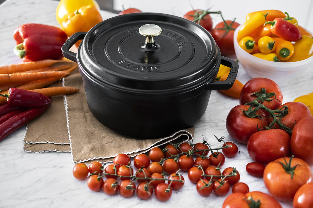 Matte Black Cast Iron 4-Qt Round Cocotte G3802