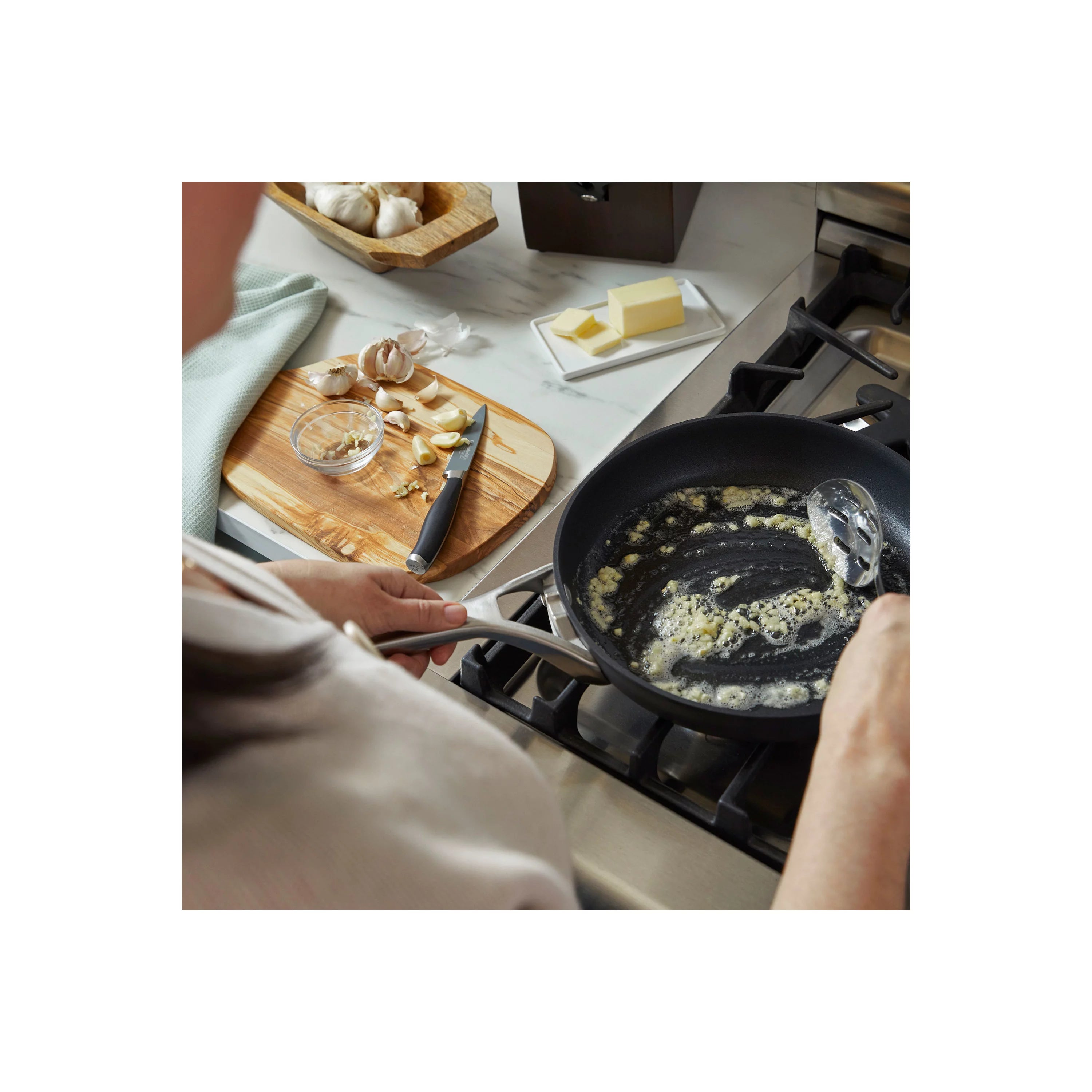 12-Quart Nonstick Stock Pot with Lid P362585