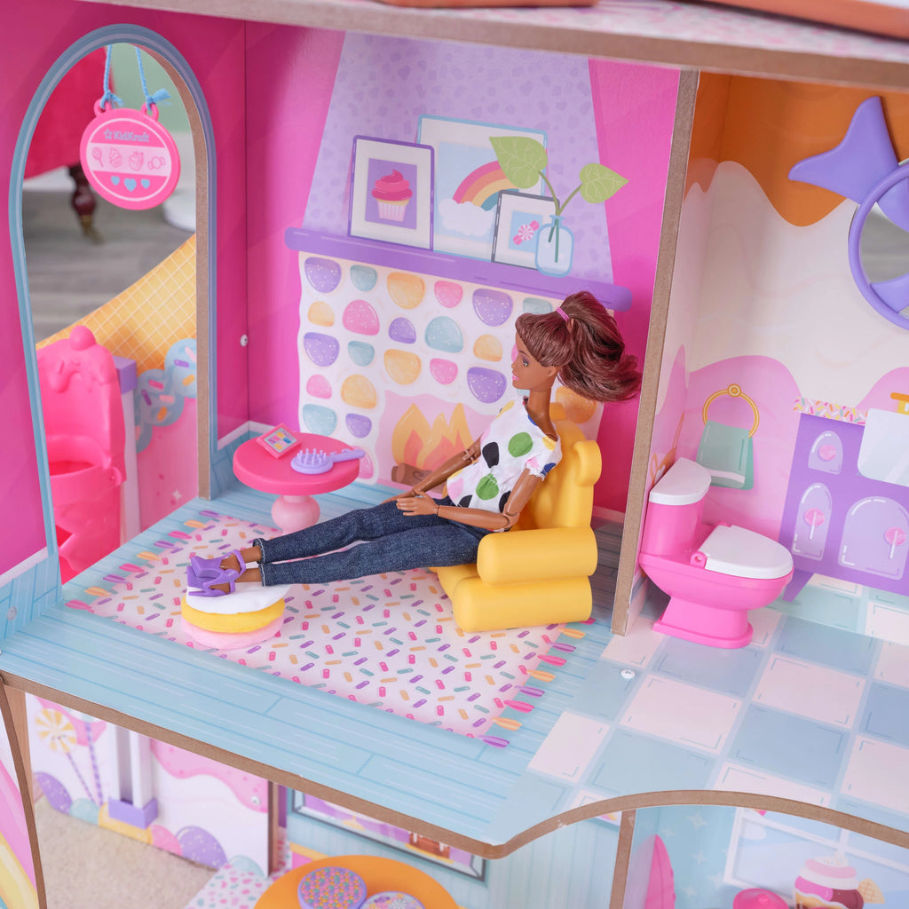 Wooden Dollhouse with 28 Accessories P5040