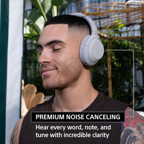 Black Wireless Noise Canceling Overhead Headphones O490