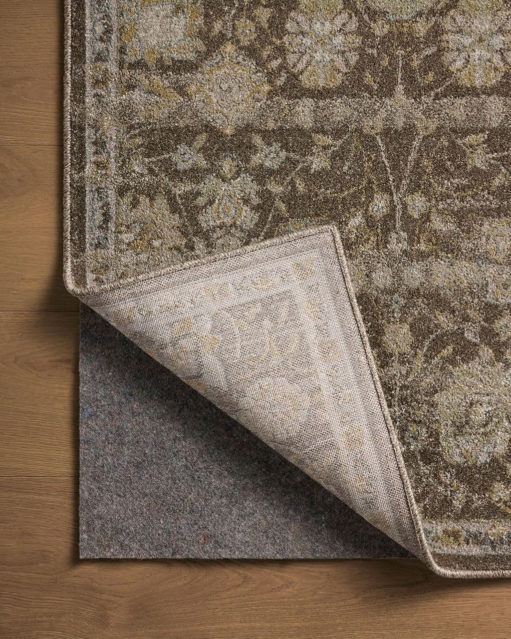 7'-6" x 7'-6" Round Area Rug Q2810