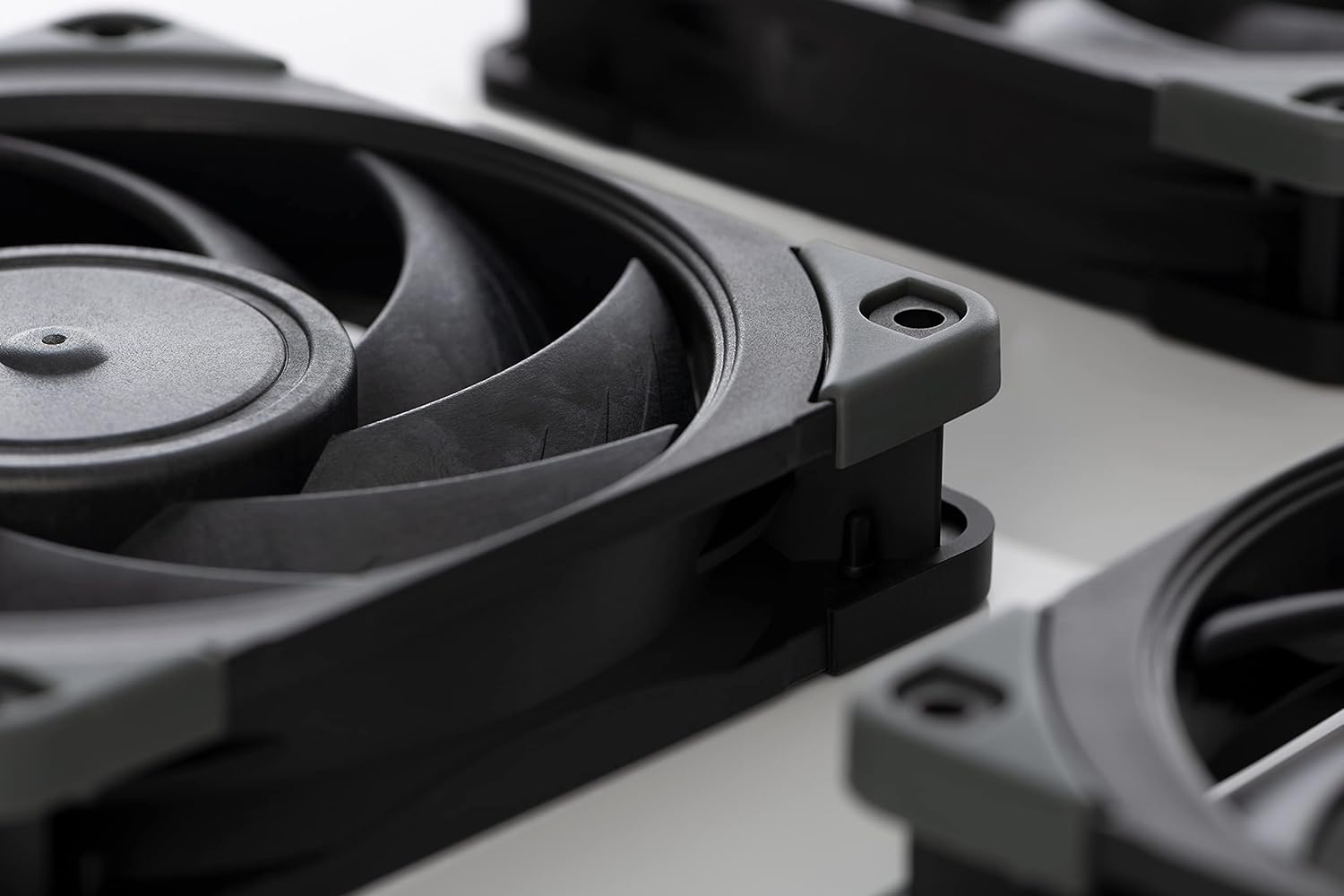Black 120mm 4-Pin Quiet Fan L53497
