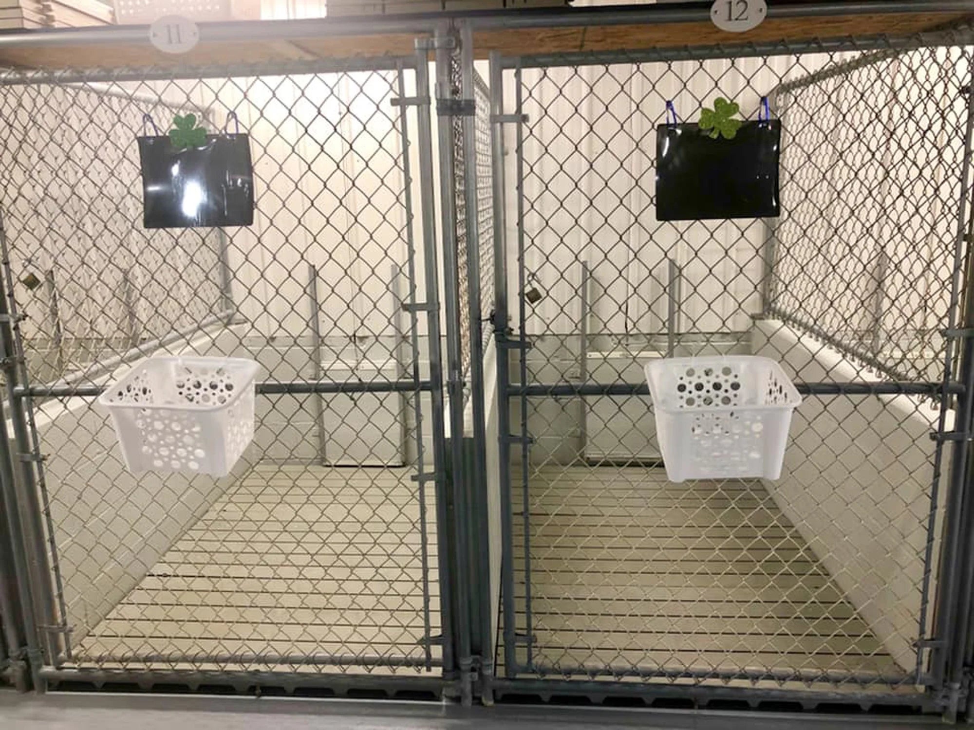1 pack Kennel Deck N585620