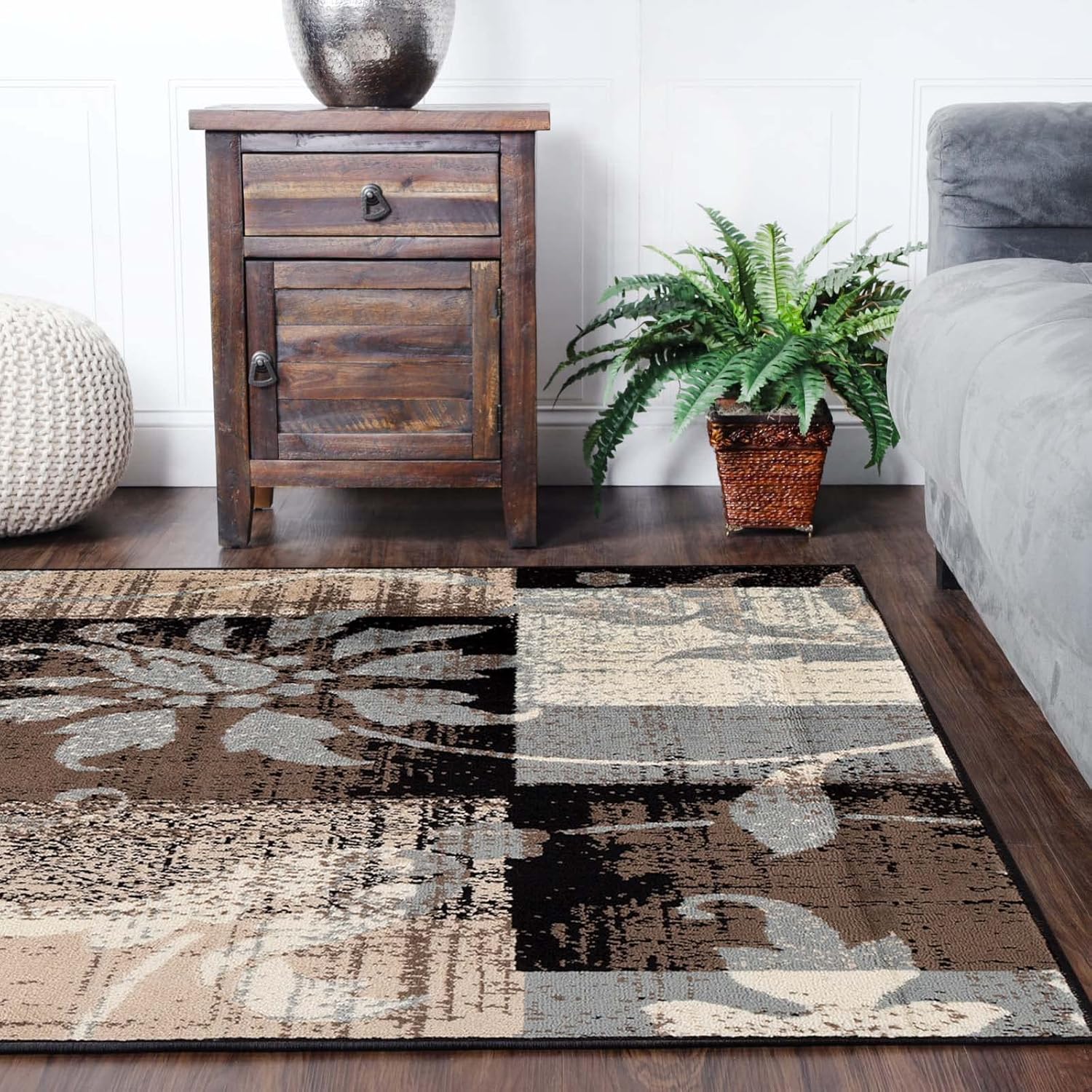 Beige 5' x 5' Area Rug I944506